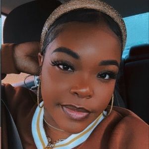 Meet your Posher, Ashlee